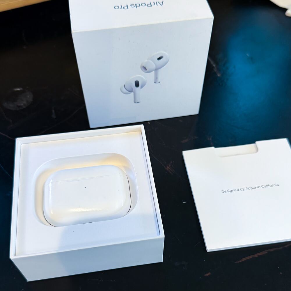 Apple AirPods Pro 1st Gen A2084 Lightning Case + Box Good Used Condition